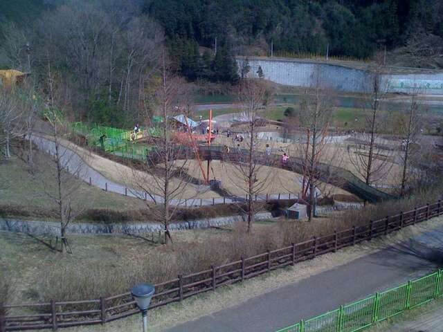 100404平成榛原子供のもり公園1_アスレチック上部から.jpg