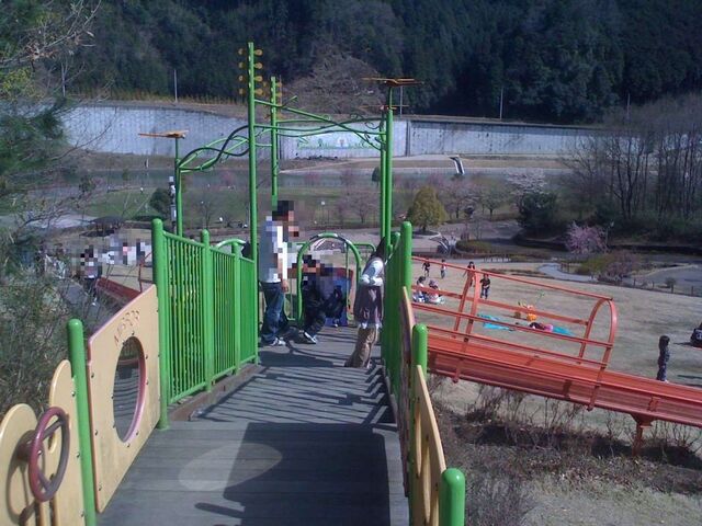 100404平成榛原子供のもり公園5_ローラーコースター入口.jpg