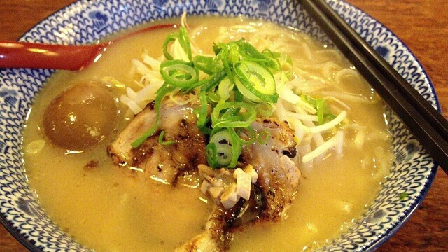 120313_麺屋 もみじ_コク旨味玉ラーメン大盛750円.jpg