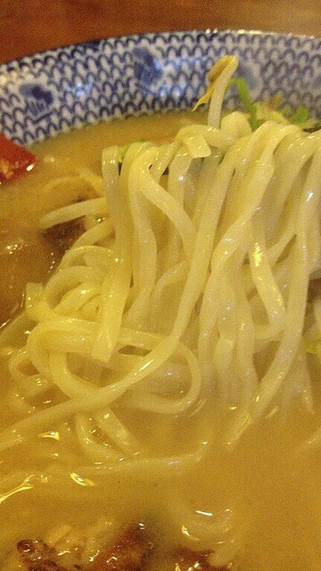120313_麺屋 もみじ_麺アップ.jpg