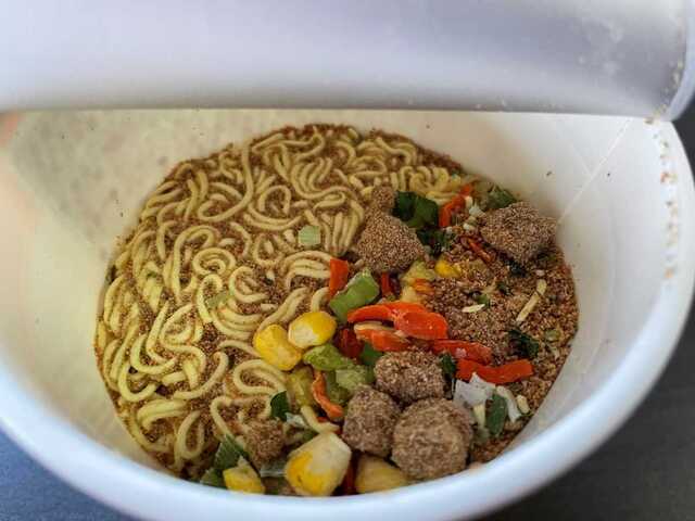 20220624_ローソン味噌ラーメン3.JPEG