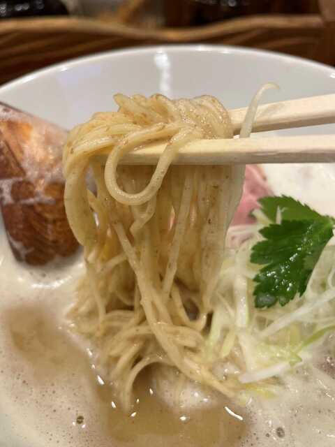20220626_MENYA MOKUMOKU_麺リフト.JPEG