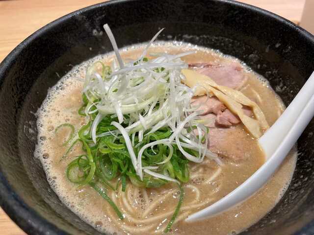 20220629_伊藝_豚骨魚介ラーメン.JPEG