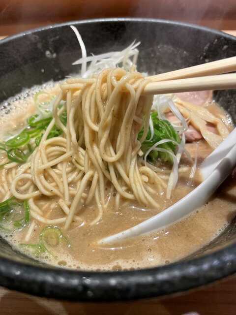 20220629_伊藝_麺リフト.JPEG
