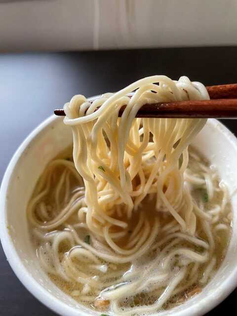 20220712_ファミマコク旨博多豚骨6.JPEG