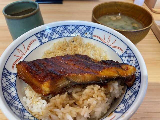 20221127_大起水産海鮮丼と干物定食_鰻丼.JPG