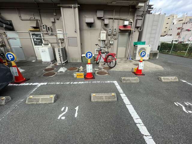 20221215_煮干しらーめんおしたに_駐車場.JPG