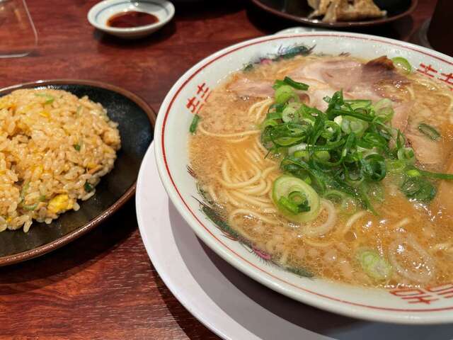 202221104_神来高の原イオン_ラーメン並ヤキメシ小セット.JPG
