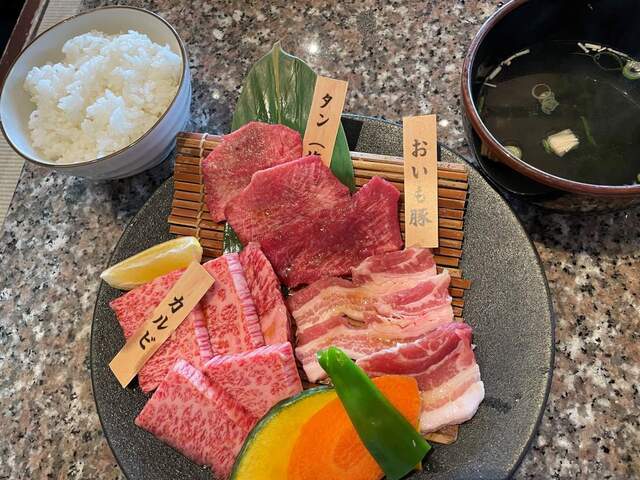 20230126_幸庵押熊_焼肉カルビセット_肉.jpg