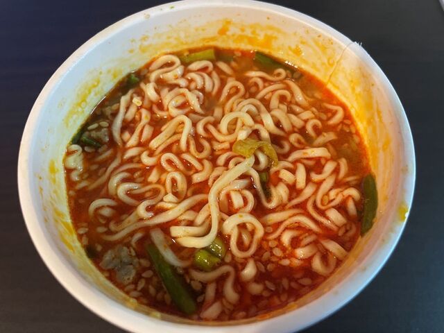 20230307_ローソン担々麺_完成.jpg