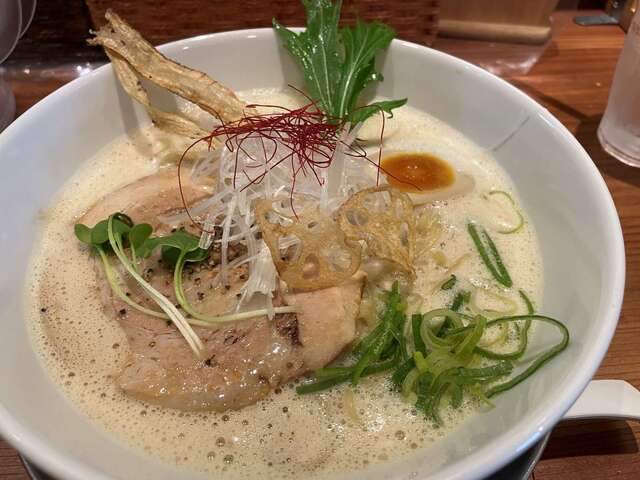 20230430_ふじ門製麺_大盛豚だしらぁめん.jpg