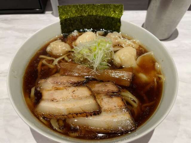 20240218_RamenKurumu_肉海老ワンタン麺黒.jpg