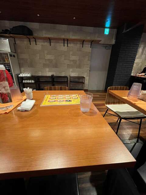 20240308_民生炒飯_内観.jpg