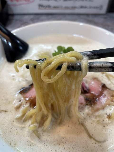 20240316_鶏next_ChickenBlack麺リフト.jpg