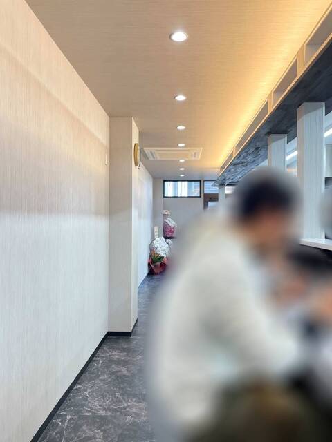 20240316_鶏next_内観カウンター席.jpg