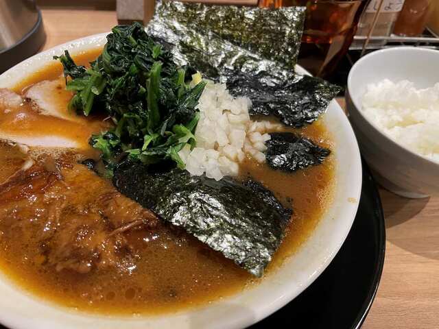 20240319_麺FactoryJAWS_焦がし醤油豚骨.jpg
