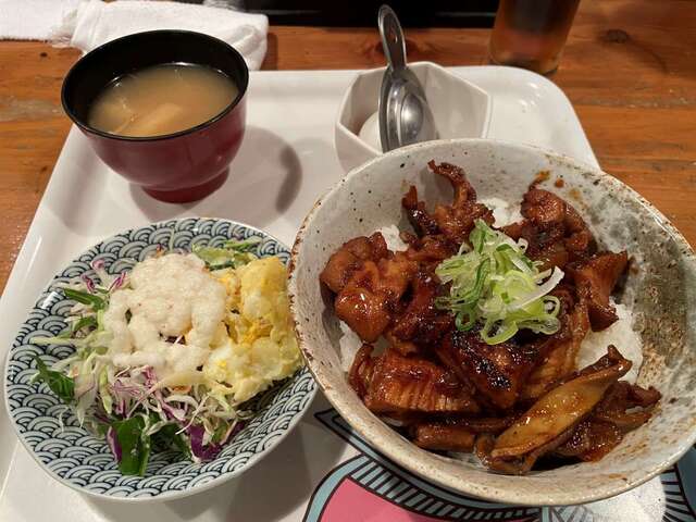 20240403_もつマニア_もつマニア丼並.jpg