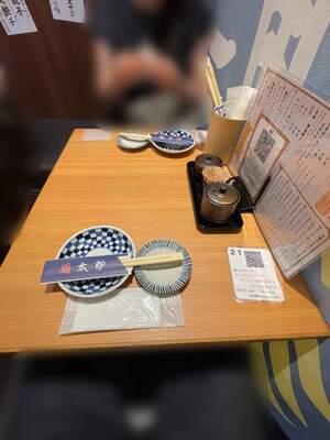 20240915_餃子酒場満太郎_テーブル.JPG