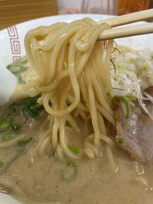 20241128_らーめん弥七_醤油らーめん麺リフト.JPG