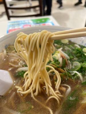 20250112_たかばしラーメンイオン高の原_ラーメン_麺リフト.JPG